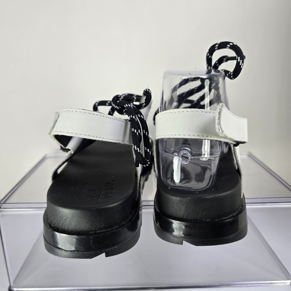 Sorel Hiking Sandals Womens White Black Roaming Leather Lace Up Gladiator Shoes - Picture 4 of 8